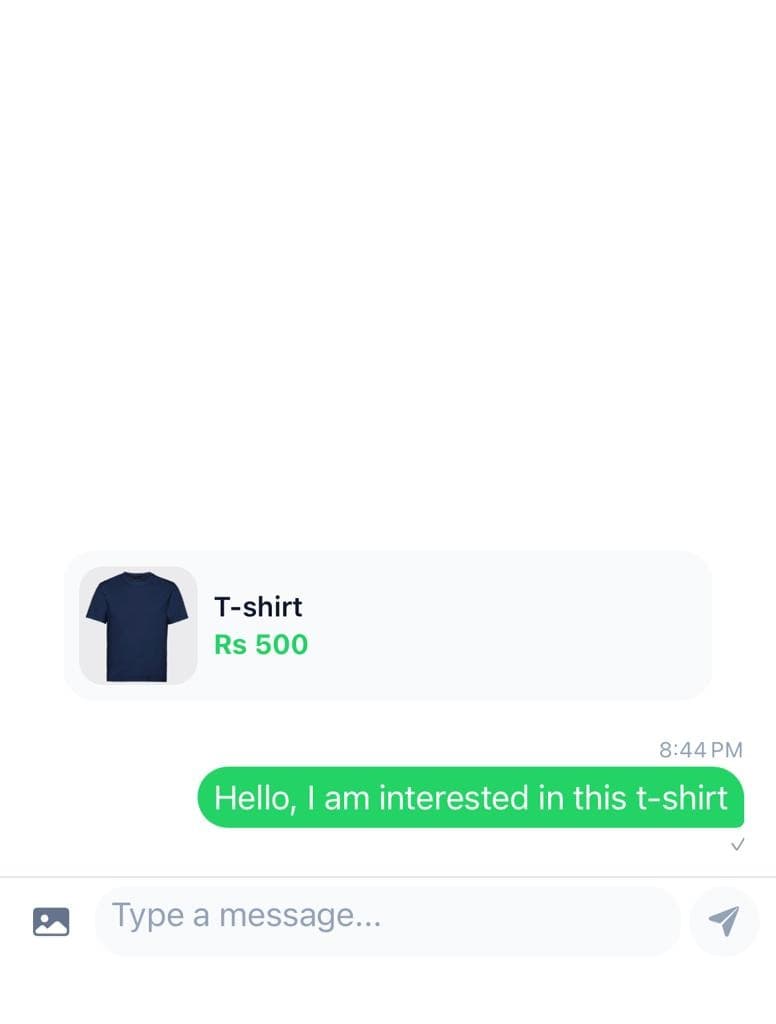 Chat with a seller about a T-shirt, showing the product card, a first message and the message bar